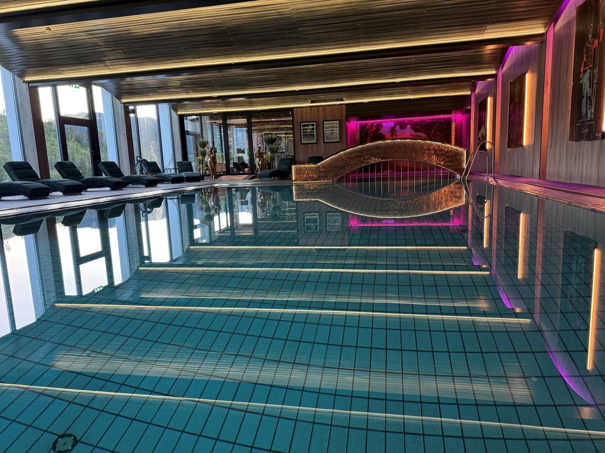 & - Unike Hotel Morgedal